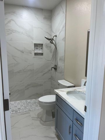 8230 Lake Shore Dr, Chowchilla, CA 93610