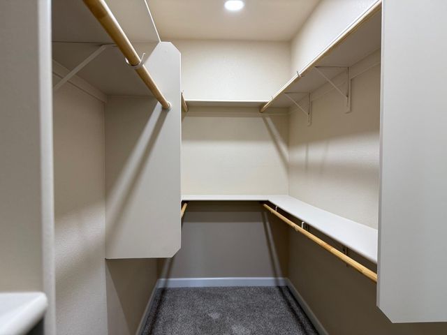 8230 Lake Shore Dr, Chowchilla, CA 93610