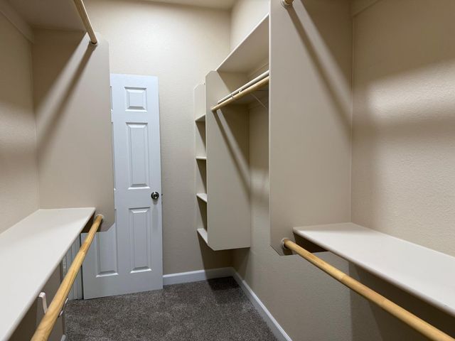 8230 Lake Shore Dr, Chowchilla, CA 93610