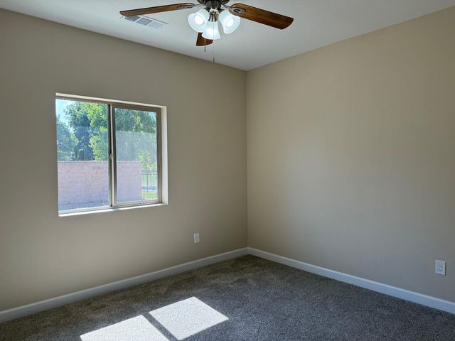 8230 Lake Shore Dr, Chowchilla, CA 93610