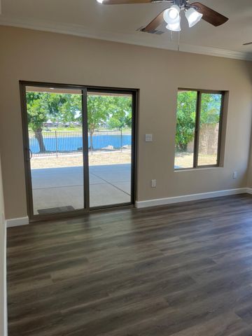 8230 Lake Shore Dr, Chowchilla, CA 93610