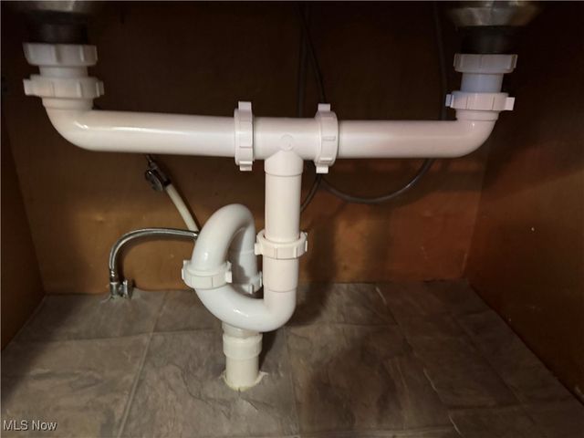 1222 E 360th Street, Eastlake, OH 44095