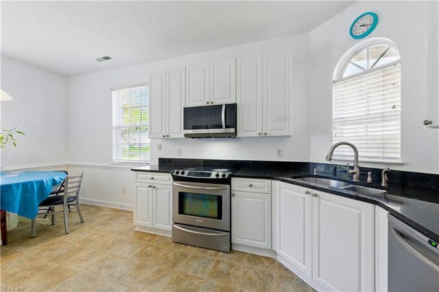 1102 Noble Walk CT, Virginia Beach, VA 23454