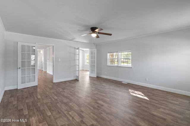 800 Little John Avenue, Jacksonville, NC 28546