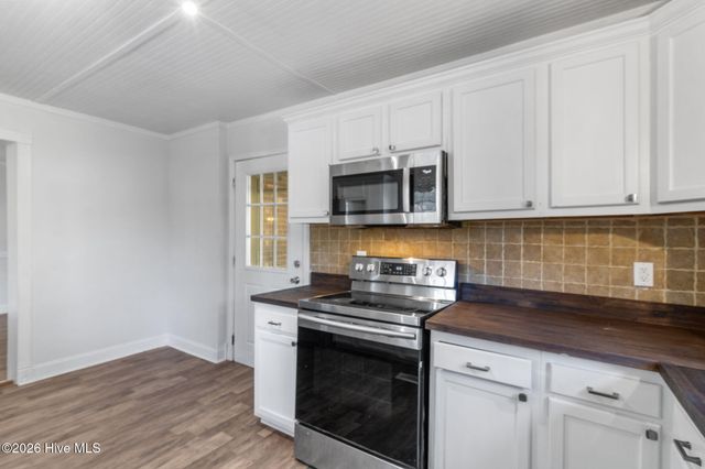 800 Little John Avenue, Jacksonville, NC 28546