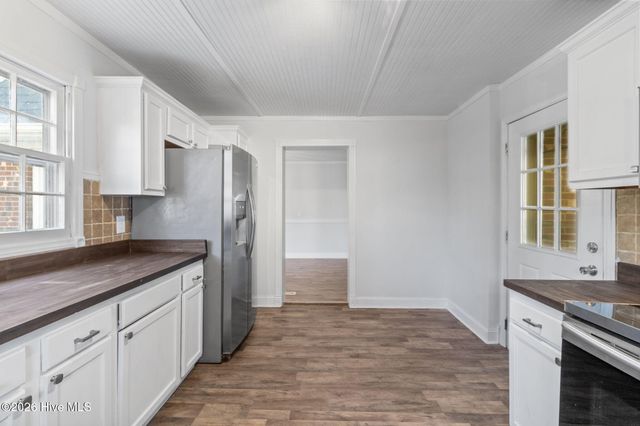 800 Little John Avenue, Jacksonville, NC 28546