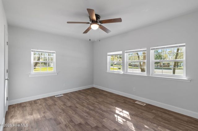 800 Little John Avenue, Jacksonville, NC 28546