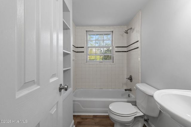 800 Little John Avenue, Jacksonville, NC 28546