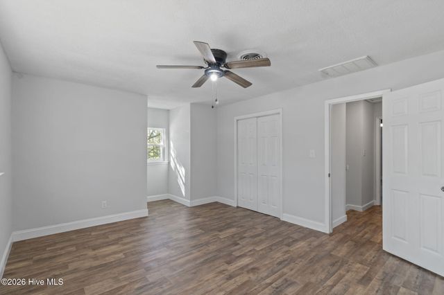 800 Little John Avenue, Jacksonville, NC 28546