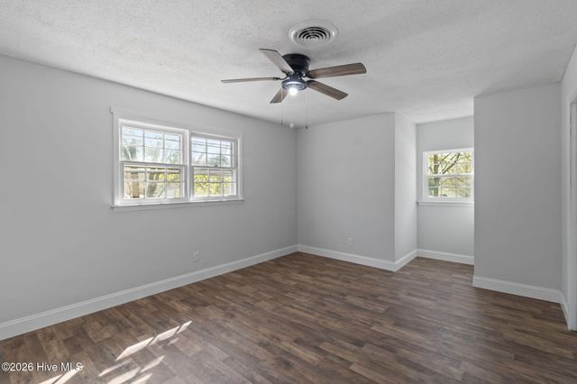 800 Little John Avenue, Jacksonville, NC 28546