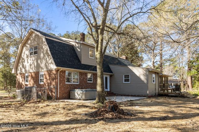 800 Little John Avenue, Jacksonville, NC 28546