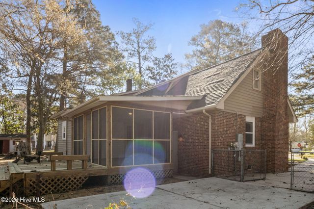 800 Little John Avenue, Jacksonville, NC 28546