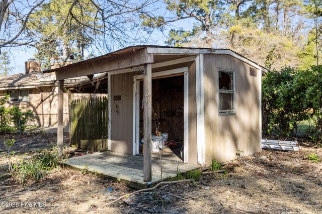 800 Little John Avenue, Jacksonville, NC 28546