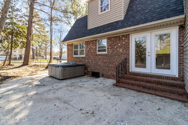 800 Little John Avenue, Jacksonville, NC 28546