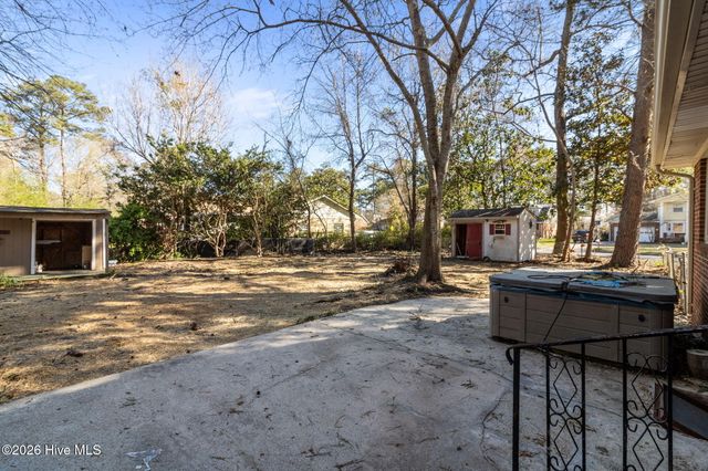 800 Little John Avenue, Jacksonville, NC 28546