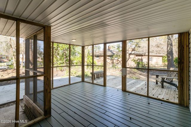 800 Little John Avenue, Jacksonville, NC 28546