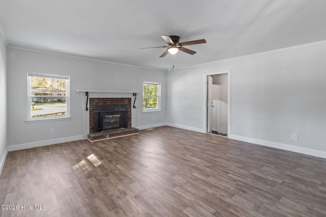 800 Little John Avenue, Jacksonville, NC 28546