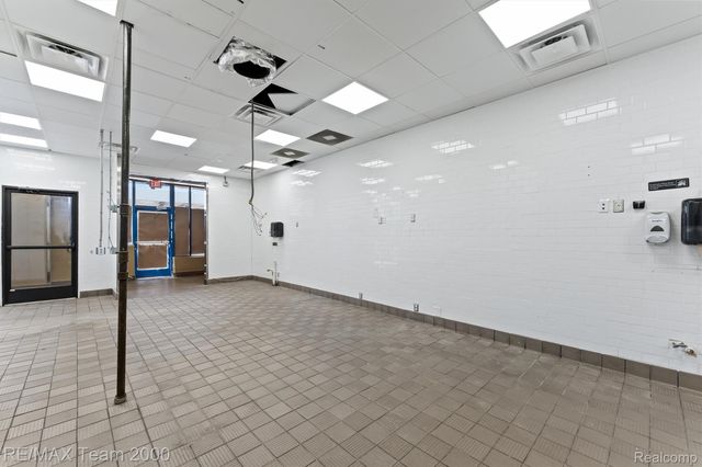 5564 Woodward Avenue, Detroit, MI 48202