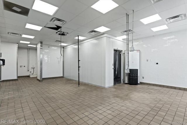 5564 Woodward Avenue, Detroit, MI 48202