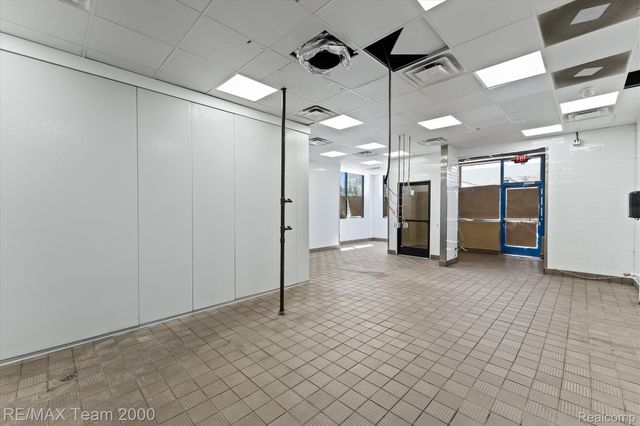 5564 Woodward Avenue, Detroit, MI 48202