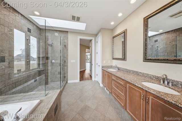 48877 Point Lakeview Drive, Chesterfield Township, MI 48047