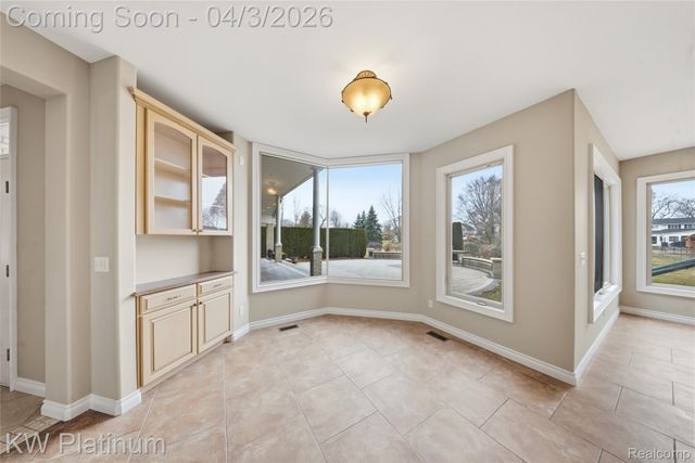 48877 Point Lakeview Drive, Chesterfield Township, MI 48047