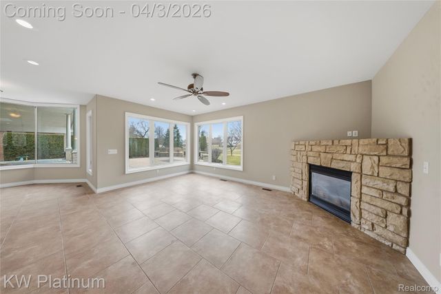 48877 Point Lakeview Drive, Chesterfield Township, MI 48047