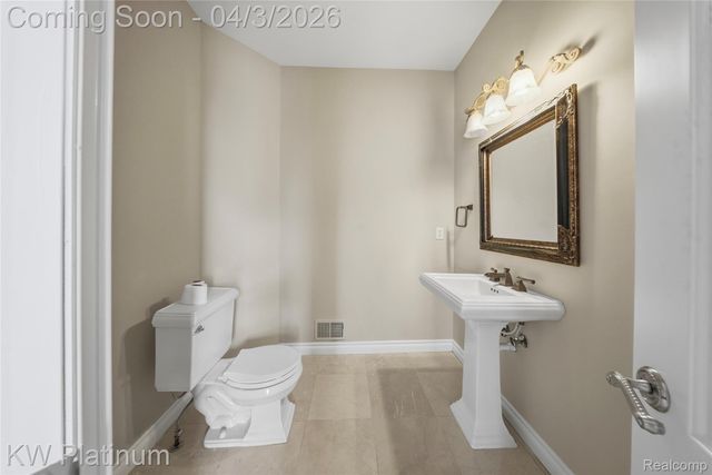 48877 Point Lakeview Drive, Chesterfield Township, MI 48047