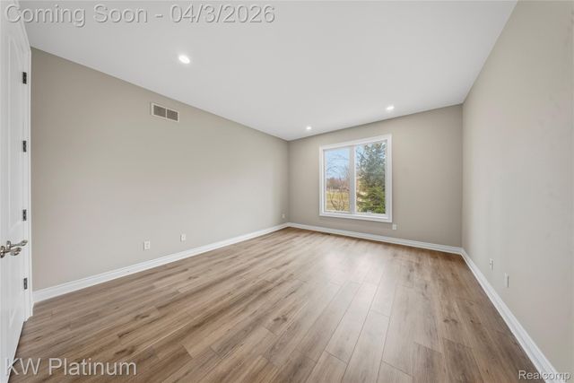 48877 Point Lakeview Drive, Chesterfield Township, MI 48047