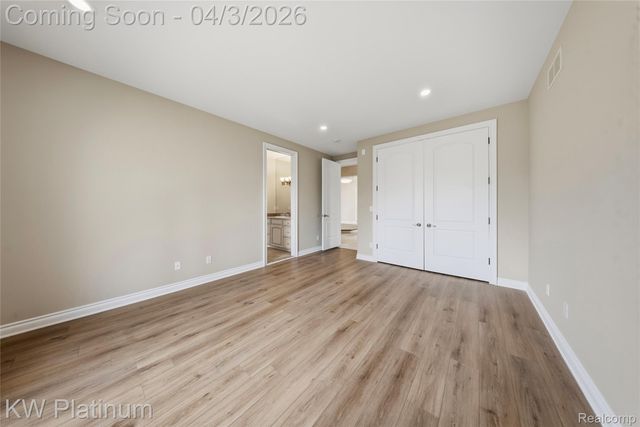 48877 Point Lakeview Drive, Chesterfield Township, MI 48047