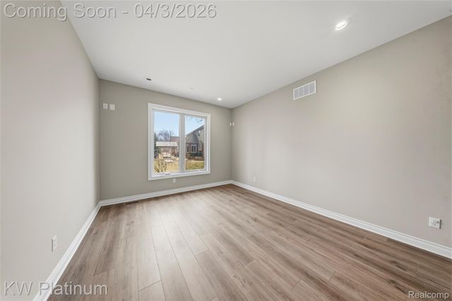 48877 Point Lakeview Drive, Chesterfield Township, MI 48047