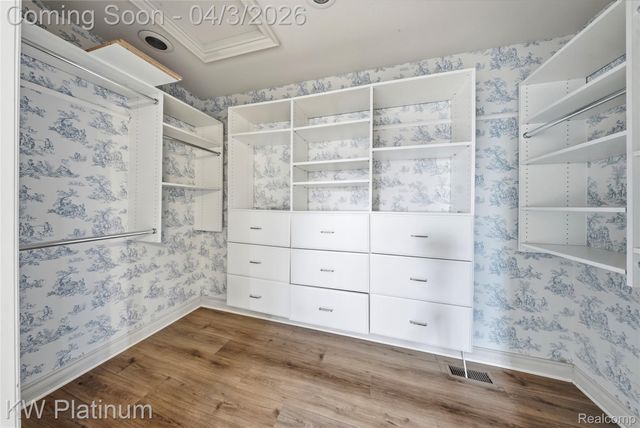 48877 Point Lakeview Drive, Chesterfield Township, MI 48047