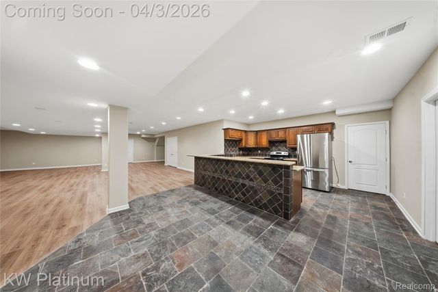 48877 Point Lakeview Drive, Chesterfield Township, MI 48047