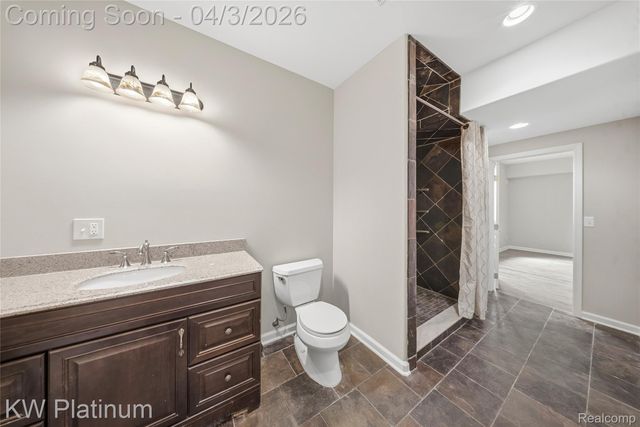 48877 Point Lakeview Drive, Chesterfield Township, MI 48047