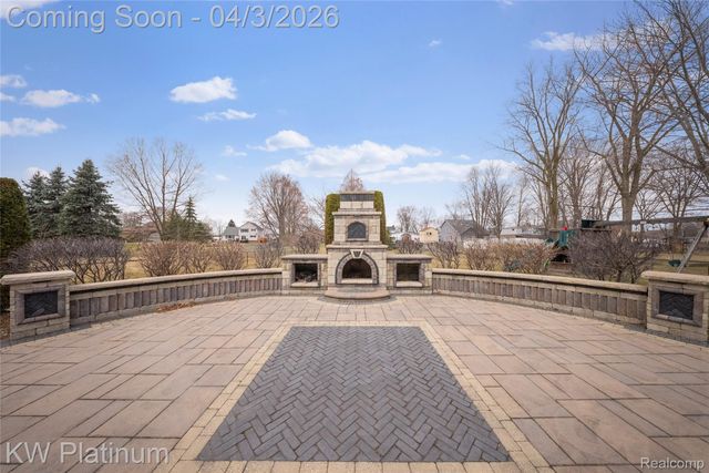 48877 Point Lakeview Drive, Chesterfield Township, MI 48047