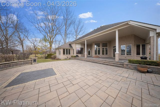 48877 Point Lakeview Drive, Chesterfield Township, MI 48047
