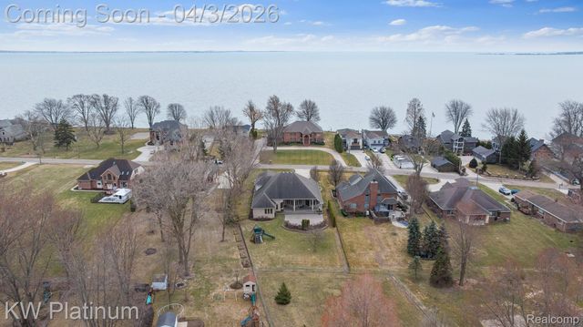 48877 Point Lakeview Drive, Chesterfield Township, MI 48047