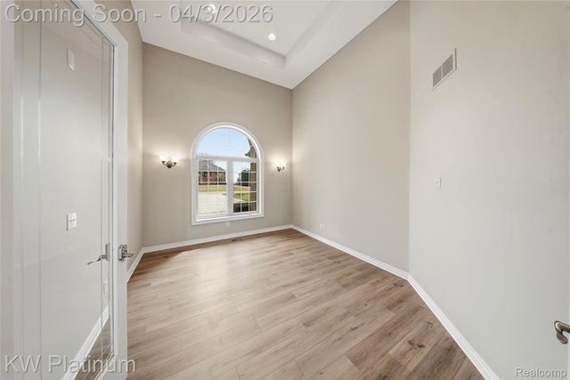 48877 Point Lakeview Drive, Chesterfield Township, MI 48047