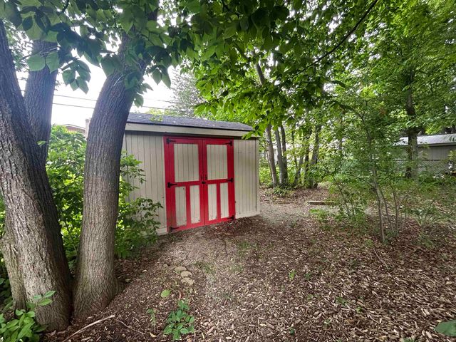 37515 Hanson Drive, Sterling Heights, MI 48310