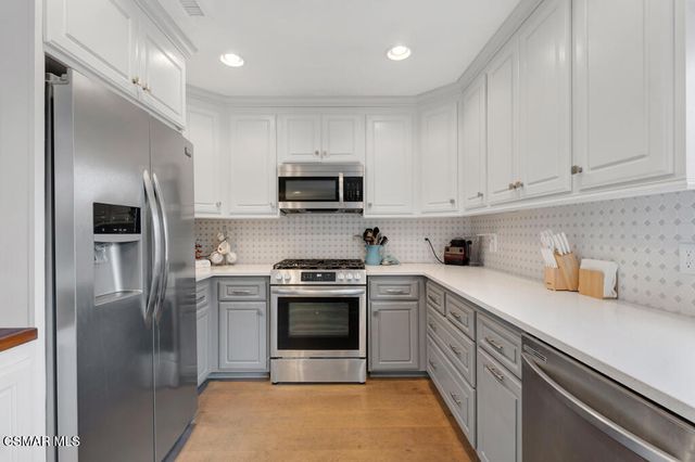 972 Aranmoor Avenue, Westlake Village, CA 91361