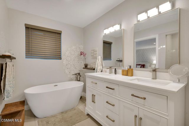 972 Aranmoor Avenue, Westlake Village, CA 91361