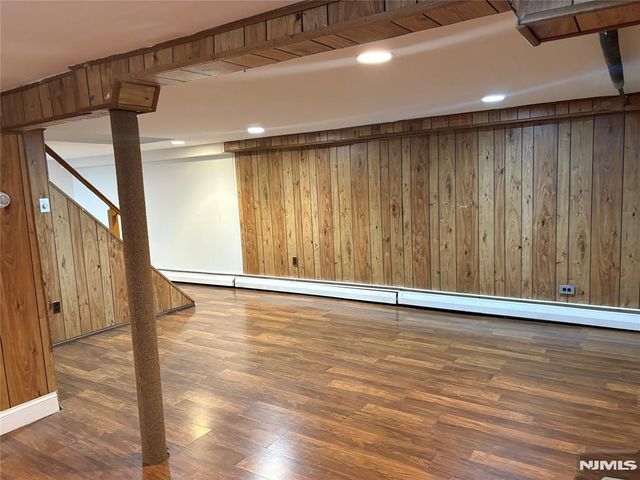 19 Bryant Street, Paramus, NJ 07652