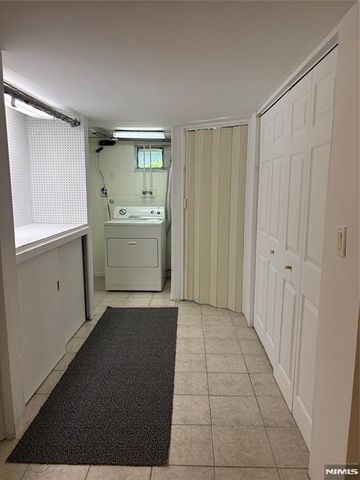 19 Bryant Street, Paramus, NJ 07652