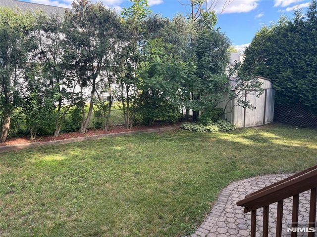19 Bryant Street, Paramus, NJ 07652