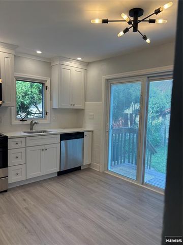 19 Bryant Street, Paramus, NJ 07652