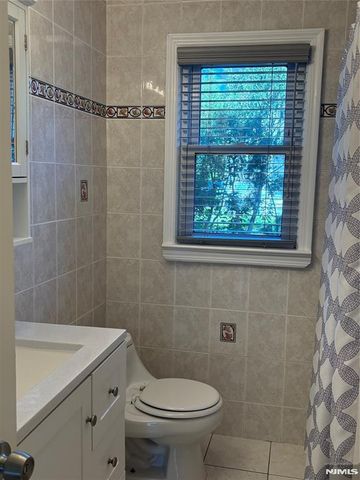 19 Bryant Street, Paramus, NJ 07652