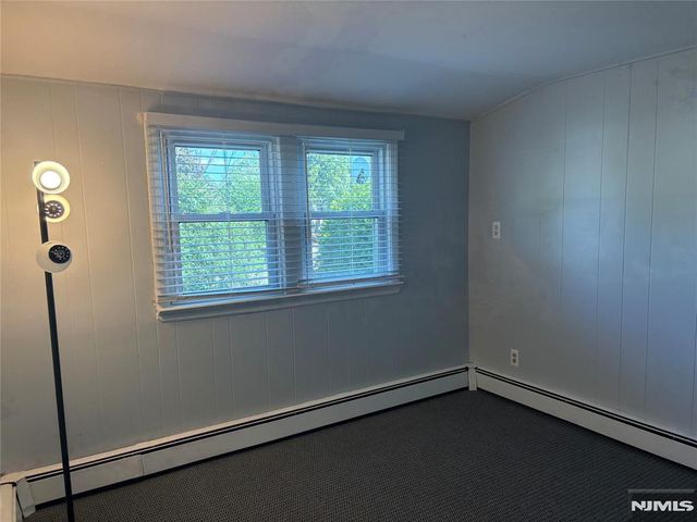 19 Bryant Street, Paramus, NJ 07652