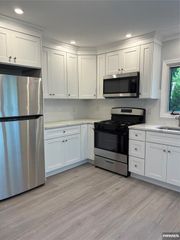19 Bryant Street, Paramus, NJ 07652