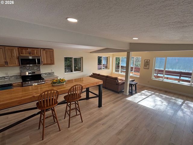 5360 BUCKSKIN BOB, Florence, OR 97439