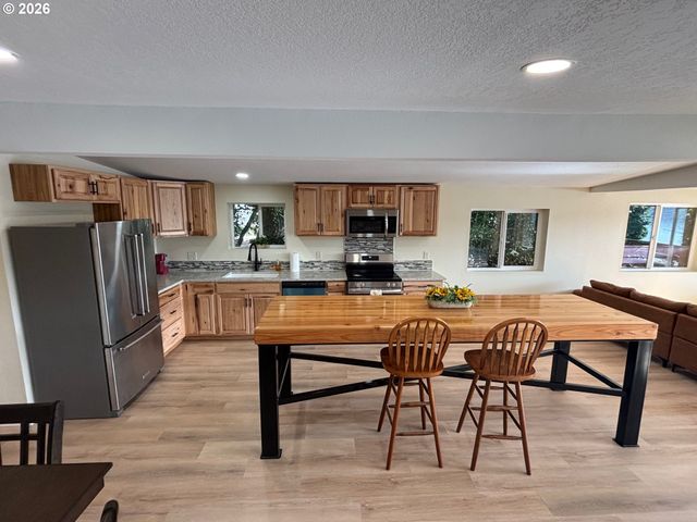 5360 BUCKSKIN BOB, Florence, OR 97439